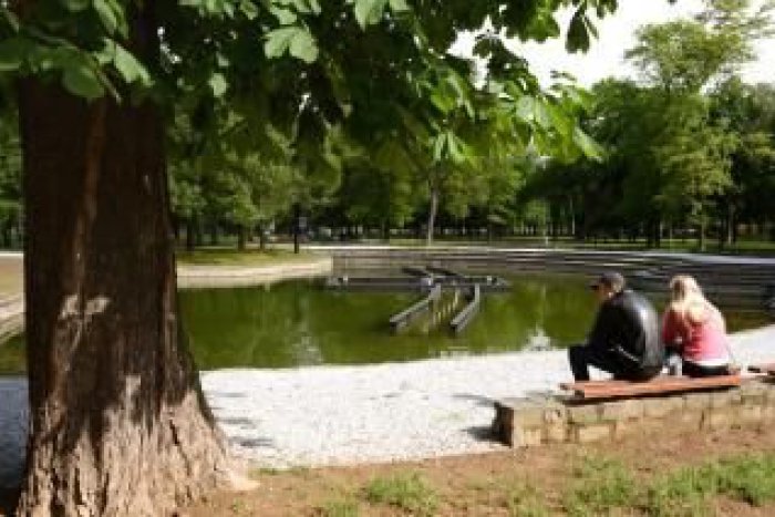 Ilustračný obrázok k článku Parádne fleky na relax: Zrekonštruované parky začínajú slúžiť Košičanom
