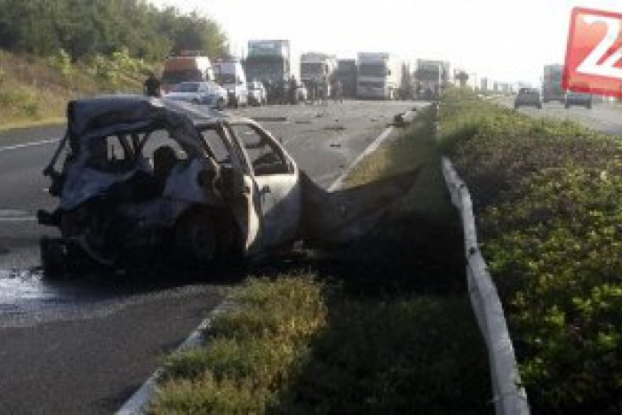 Ilustračný obrázok k článku Video z nehody Rezešovej sa dostalo na verejnosť: Jej BMW uháňa diaľnicou, potom vidno žiaru!