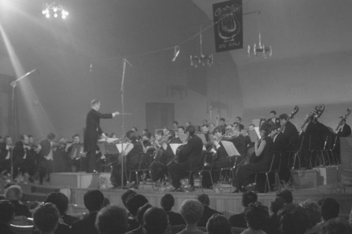 Ilustračný obrázok k článku Košická filharmónia spomína na oceneného dirigenta: Bystrík Režucha by sa dožil 80 rokov