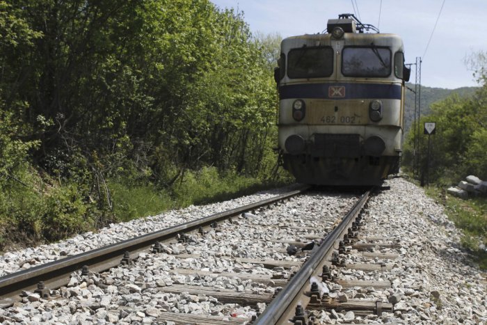 Ilustračný obrázok k článku Nešťastie na železnici v Kysaku: Vlak mužovi (43) amputoval nohy