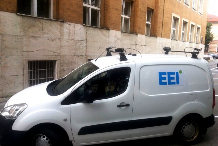 Ilustračný obrázok k článku Špeciálne auto EEI vyzbrojené kamerami: Začínajú padať pokuty!
