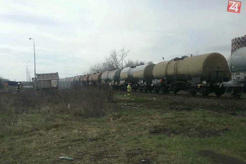 V Košiciach sa zrazil kamión s vlakom: Vodič nehodu neprežil, FOTO