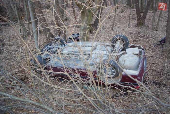 Ilustračný obrázok k článku Smrteľná nehoda pri Košiciach: Peugeot vyletel z cesty a narazil do stromu