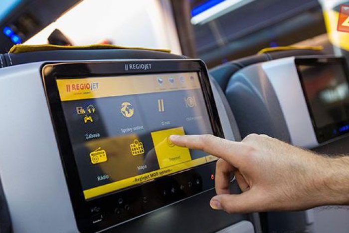 Ilustračný obrázok k článku PRVÉ FOTO žltých vlakov, ktoré začnú jazdiť do Košíc: Sedačky aj s dotykovými obrazovkami!
