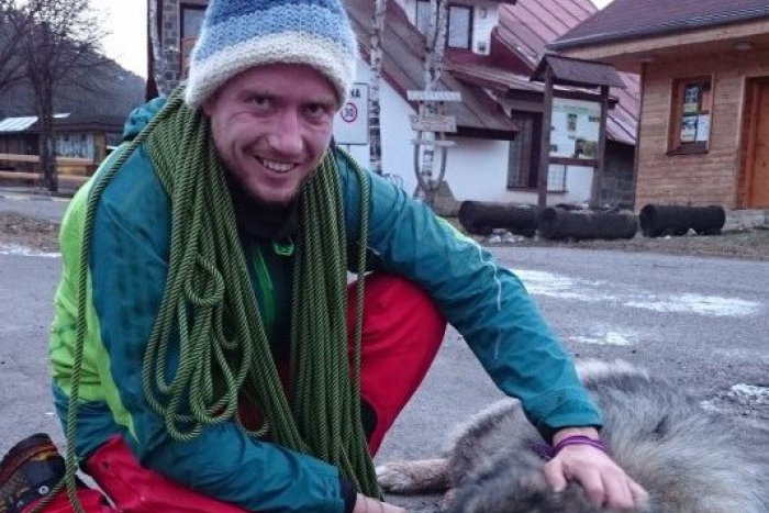 Ilustračný obrázok k článku Známy horolezec ukázal veľké srdce: Takto s kamarátom v rokline zachránil strateného psíka!