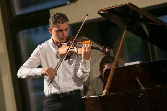Ilustračný obrázok k článku Talentovaný huslista Peťo (19) má našliapnuté na virtuóznu kariéru: Z Košíc rovno do európskej metropoly!