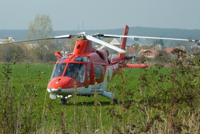 Ilustračný obrázok k článku Vypätá situácia neďaleko Košíc: Dievčatku (3) pomáhali po havárii leteckí záchranári