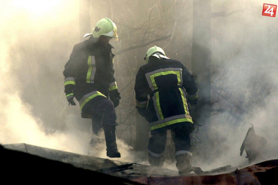 Ilustračný obrázok k článku Zásah hasičov neďaleko Košíc: Oheň zachvátil strechu rodinného domu