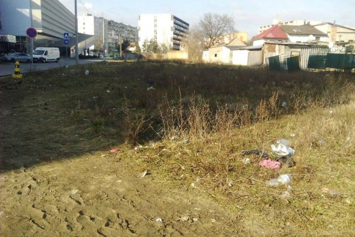 Ilustračný obrázok k článku Sneh je fuč, naskytol sa smutný pohľad na Košice: Kto toto všetko vyčistí? FOTO