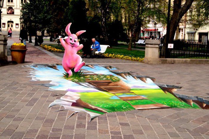 Ilustračný obrázok k článku Zvláštna maľba na Hlavnej púta pozornosť Košičanov: Aha, aký zajac! FOTO