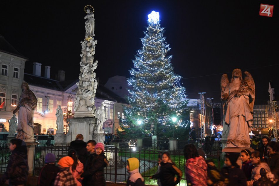 Ilustračný obrázok k článku Aké budú Vianoce v Košiciach? Impozantný strom pri Immaculate chýbať nebude