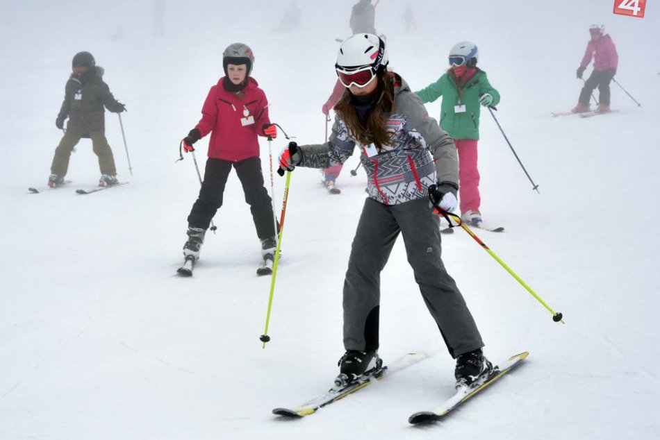 Ilustračný obrázok k článku Posledné dni prázdnin naplno: Sneh na Jahodnej si užívajú najmä deti! FOTO