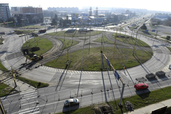 Ilustračný obrázok k článku Vodičom v Košiciach vyšli v ústrety: Cez kruháč na Moldavskej teraz prejdete ľahšie