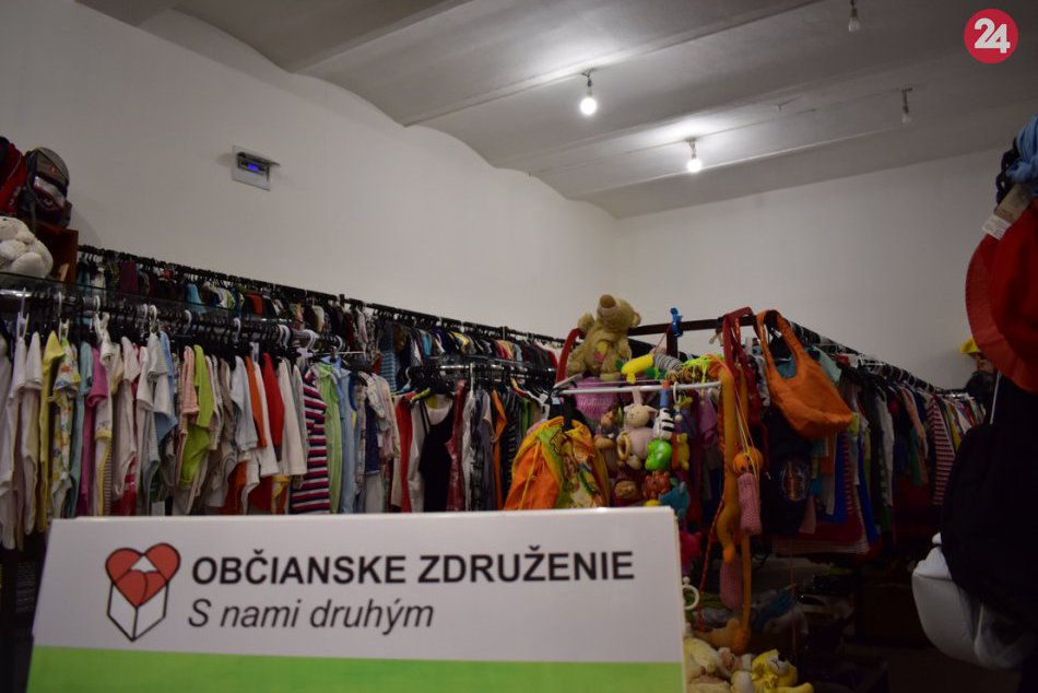 Ilustračný obrázok k článku FOTO: Charity shop Košice v nových priestoroch: Každý nákup či euro navyše pomôžu iným