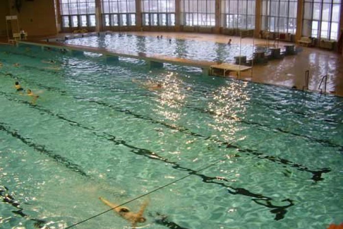 Ilustračný obrázok k článku Plávajú celé Košice: Na krytej plavárni sa môžete potápať a zaplávate si zadarmo