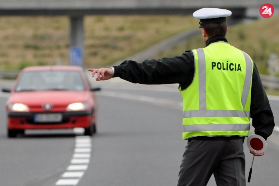 Ilustračný obrázok k článku Polícia bude kontrolovať vozidlá prechádzajúce okresmi na diaľniciach a cestách I. a II. triedy