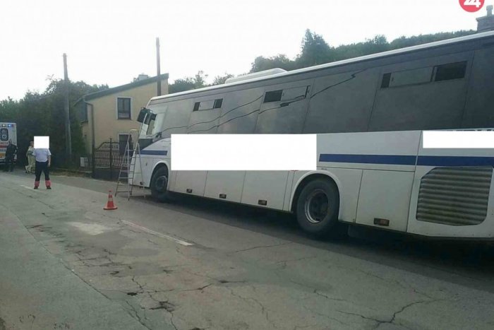 Ilustračný obrázok k článku Nové INFO: Polícia prehovorila o nehode autobusu v okrese Košice-okolie, FOTO