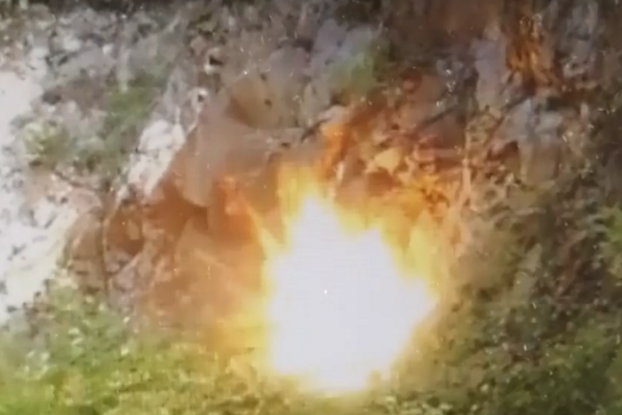 Ilustračný obrázok k článku Výbuchy pri Košiciach ako počas vojny! Pri turistickom mieste našla polícia muníciu, VIDEO