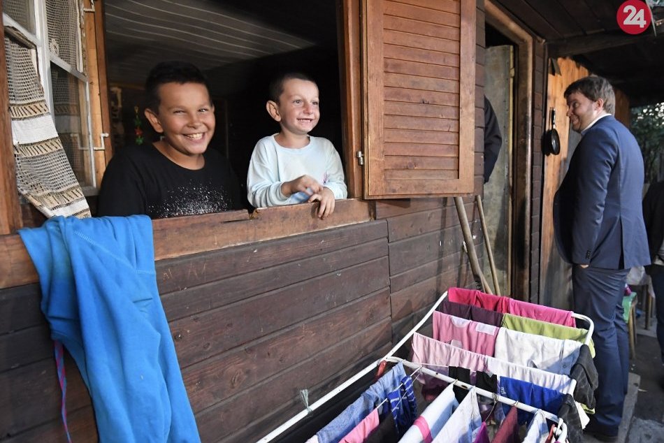 Ilustračný obrázok k článku Vládny splnomocnenec pre rómske komunity Á. Ravasz navštívil nelegálnu osadu v Košiciach, FOTO