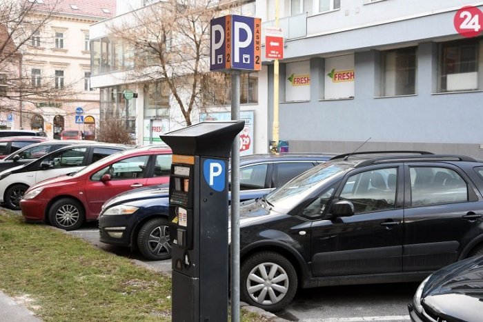 Ilustračný obrázok k článku Radnica navrhla EEI takmer milión eur za majetok v parkovacom systéme