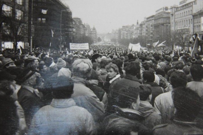 Ilustračný obrázok k článku Novembrová revolúcia v Michalovciach? Začalo to na Užhorodskej ulici