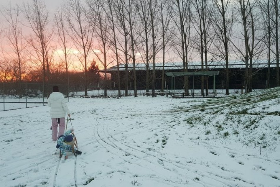 Ilustračný obrázok k článku TAKTO si užívajú sneh v Michalovciach a okolí: Pozrite na tú nádheru, FOTO