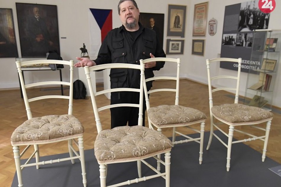 Stoličky z parížskeho bytu generála Milana Rastislava Štefánika
