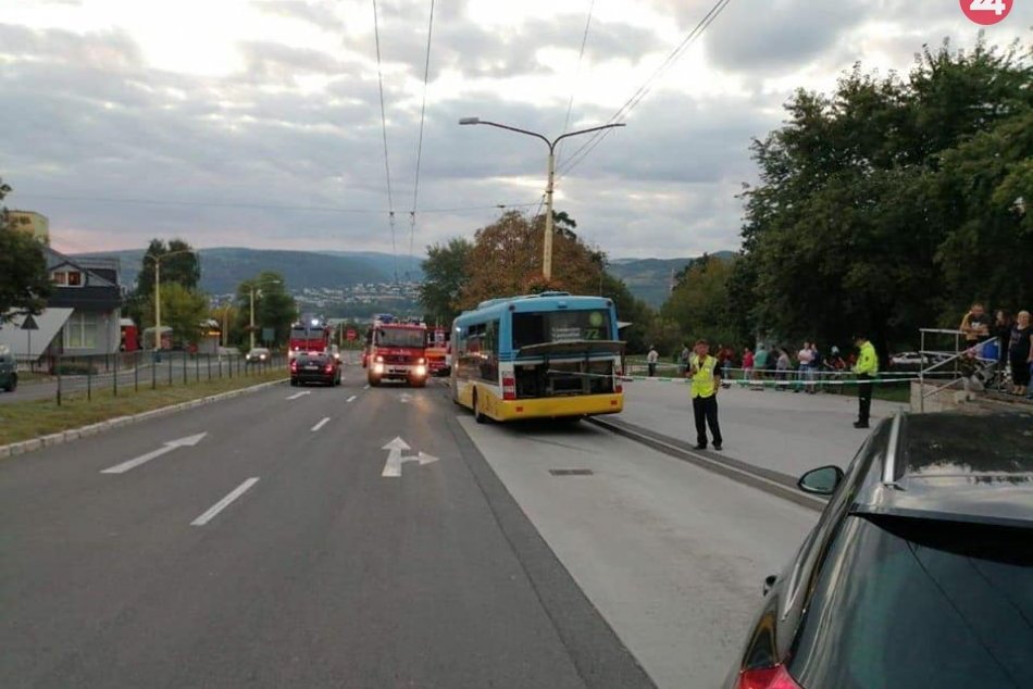 Na sídlisku Dargovských hrdinov sa z kopca rútil autobus