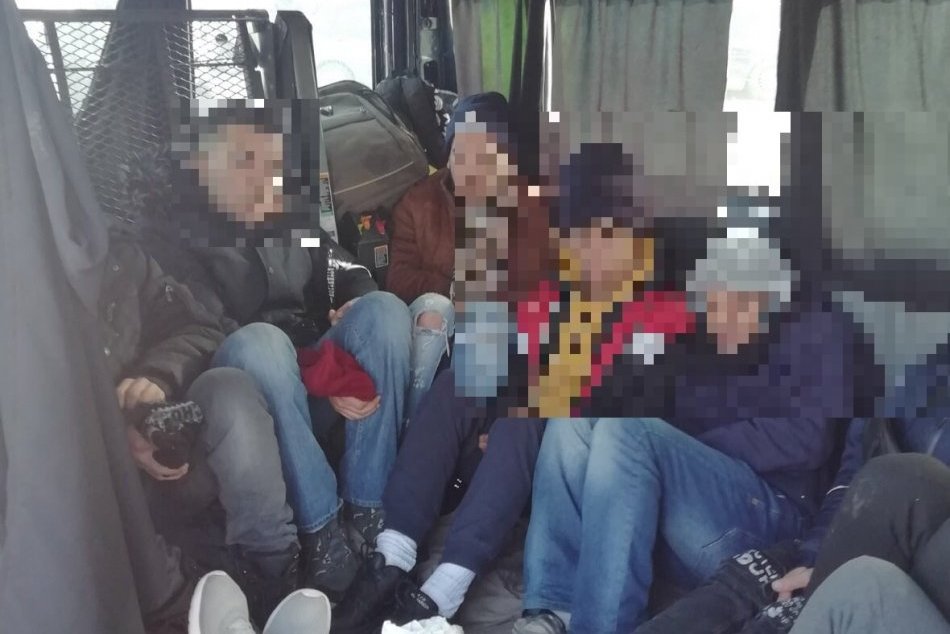 V Košiciach objavila polícia vo vozidle devät migrantov z Alžírska a Maroka
