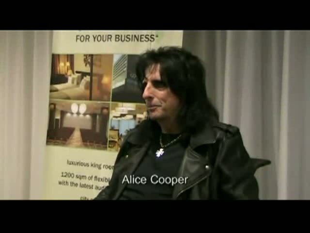 Majster hororu Alice Cooper vystúpi v Košiciach aj Bratislave